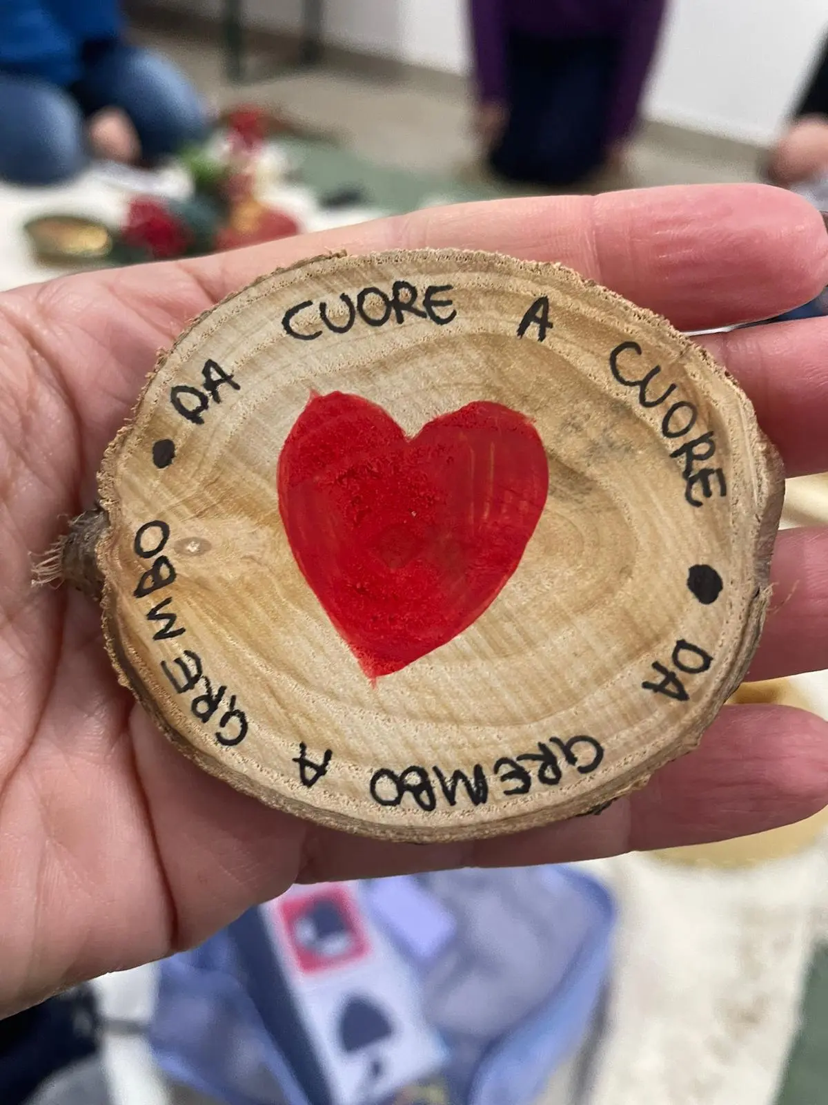 Piccolo dono in legno realizzato da cuore a cuore